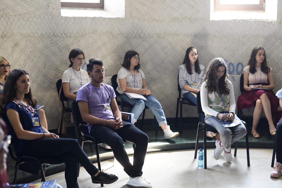 Atelier de public speaking la Catedrala din Onești: „Ne-am propus să gestionăm emoții, dar am dezlănțuit o mare de emoții la despărțire”