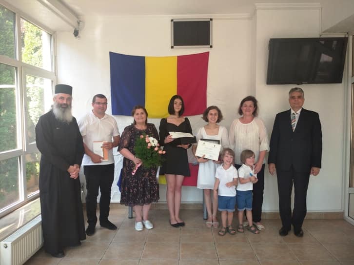 Episcopia de Bălţi a gratificat elevele de la liceele din Bălţi care au promovat Bacalaureatul 2021 cu nota 10 Episcopia de Bălţi a gratificat elevele de la liceele din Bălţi care au promovat Bacalaureatul 2021 cu nota 10
