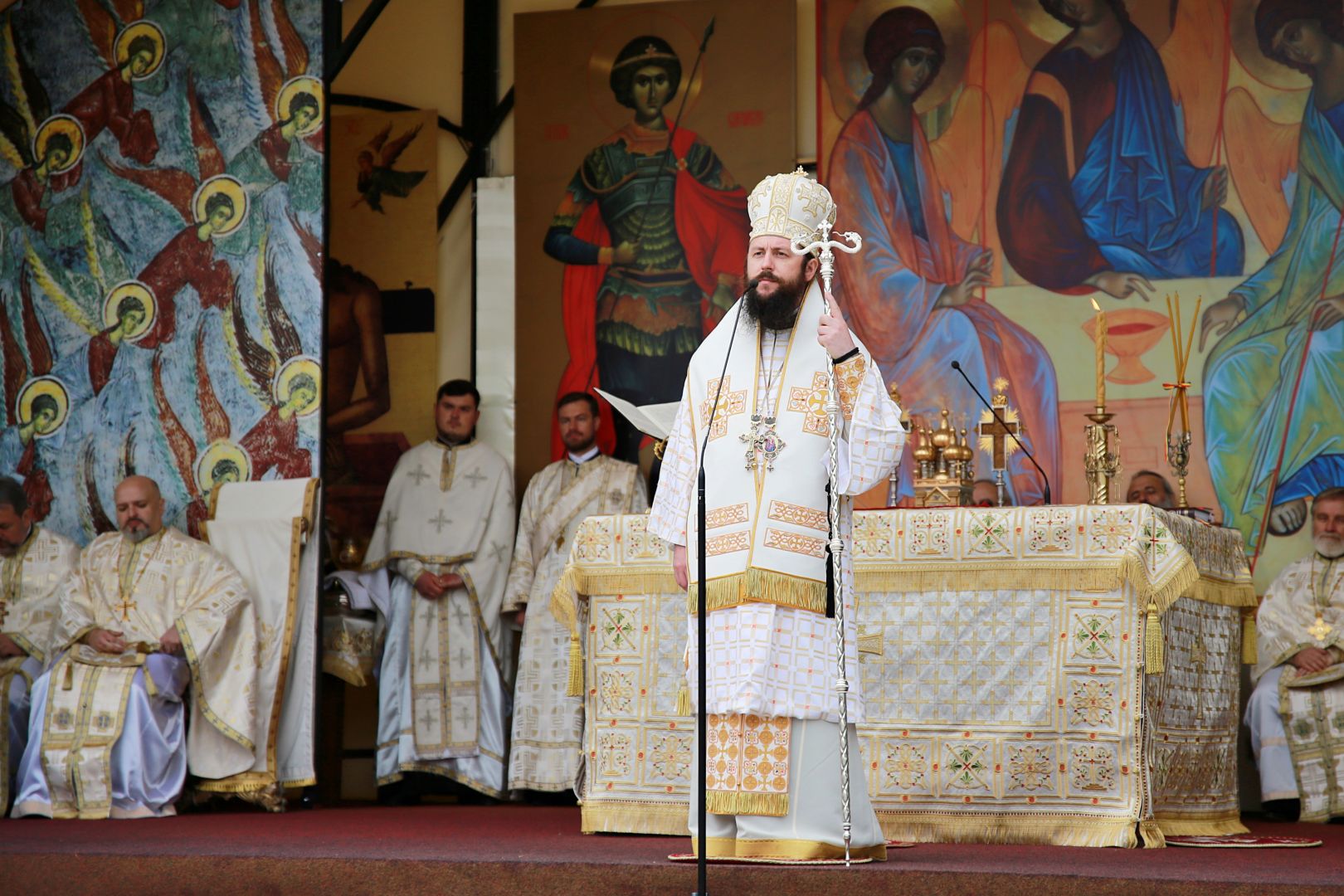 (Video) PS Damaschin Dorneanul, către tinerii absolvenți: „Dumnezeu va lucra prin voi. Onorați-vă chemarea.”