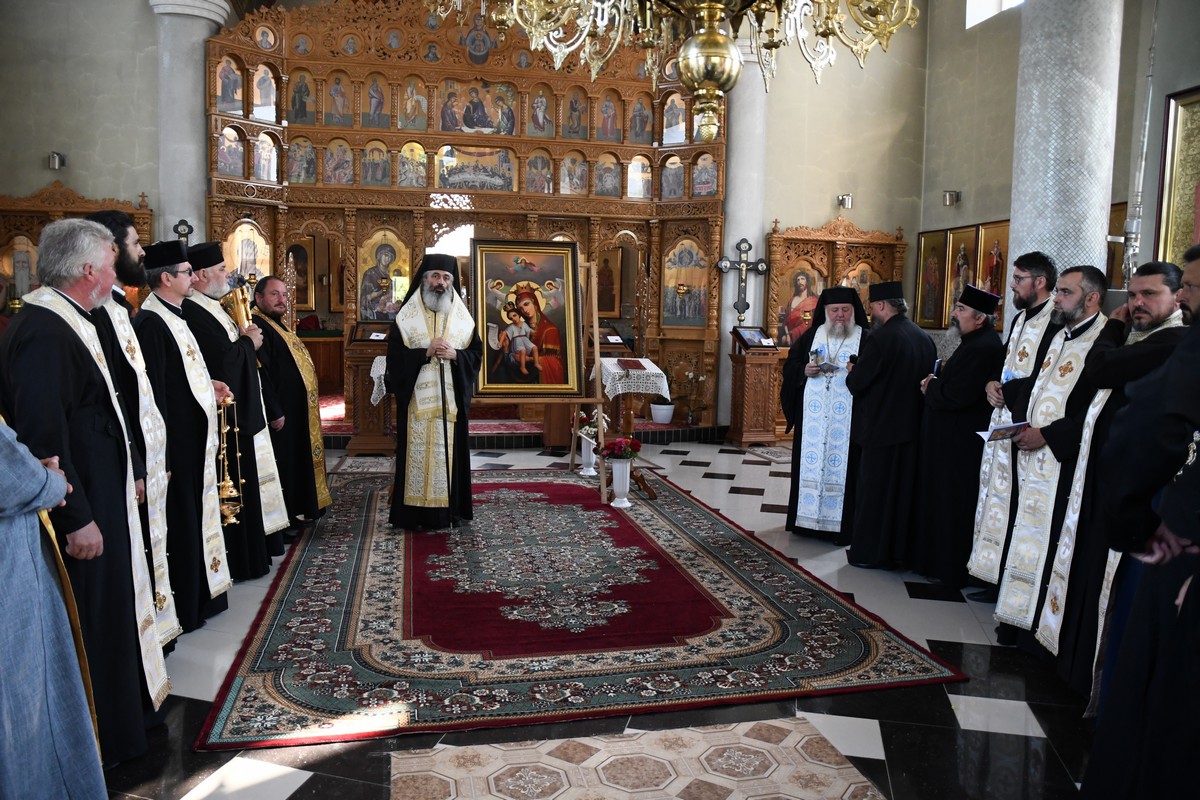 O copie a icoanei Maicii Domnului de la Hadâmbu, dăruită Mănăstirii Chirilovca