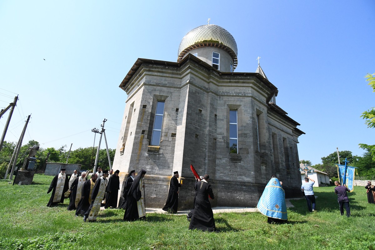 O copie a icoanei Maicii Domnului de la Hadâmbu, dăruită Mănăstirii Chirilovca