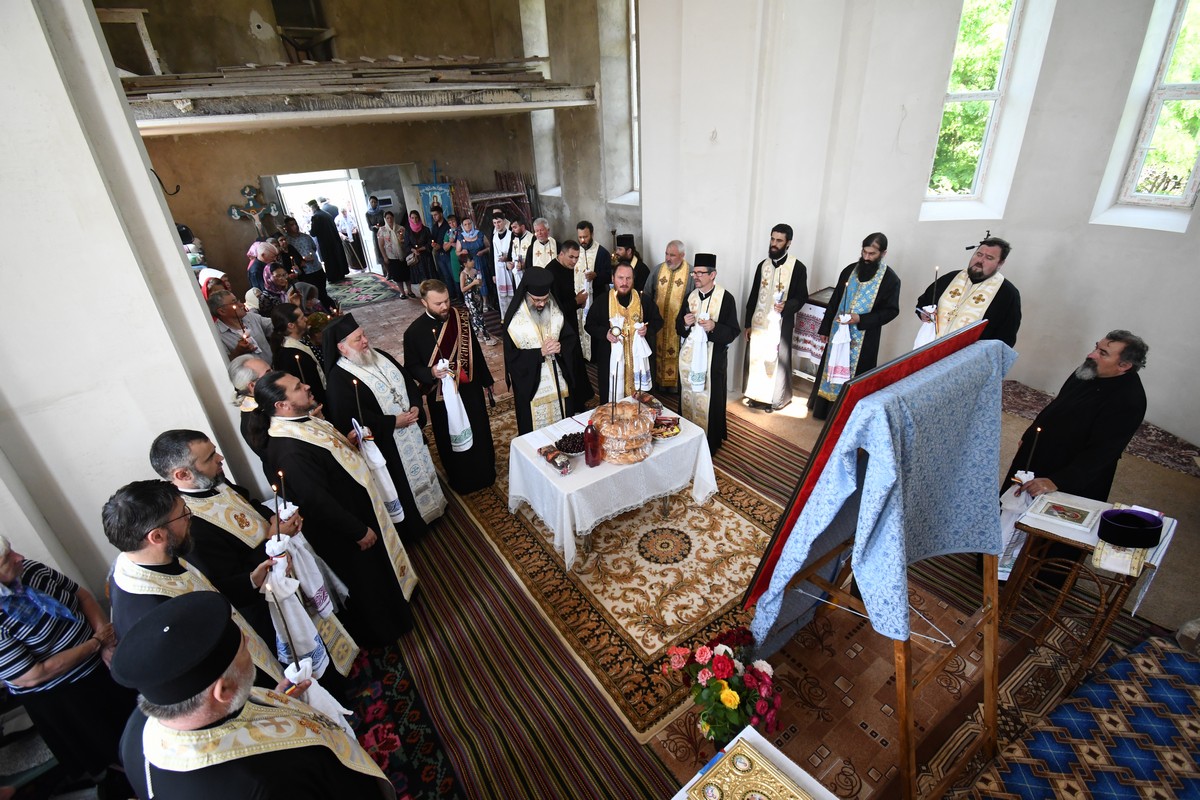 O copie a icoanei Maicii Domnului de la Hadâmbu, dăruită Mănăstirii Chirilovca