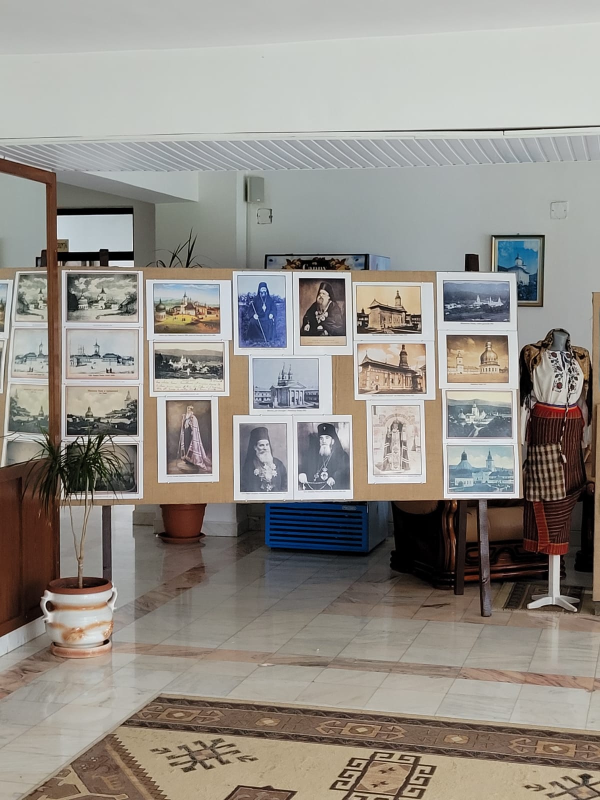 200 de ani de la tipărirea Evangheliei de la Neamț, marcați printr-un simpozion și o expoziție de fotografie veche