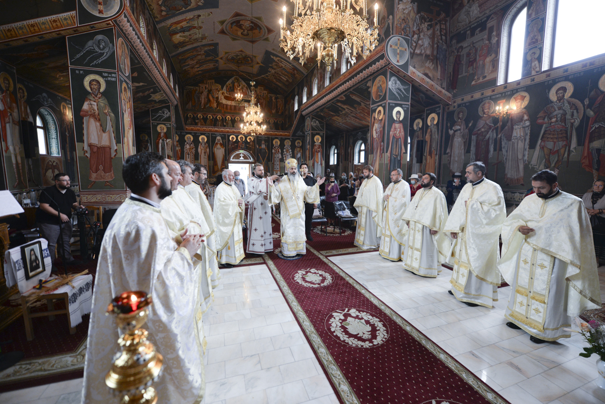 Slujire arhierească la hramul Bisericii „Binecredinciosul Voievod Ştefan cel Mare şi Sfânt” din Iaşi