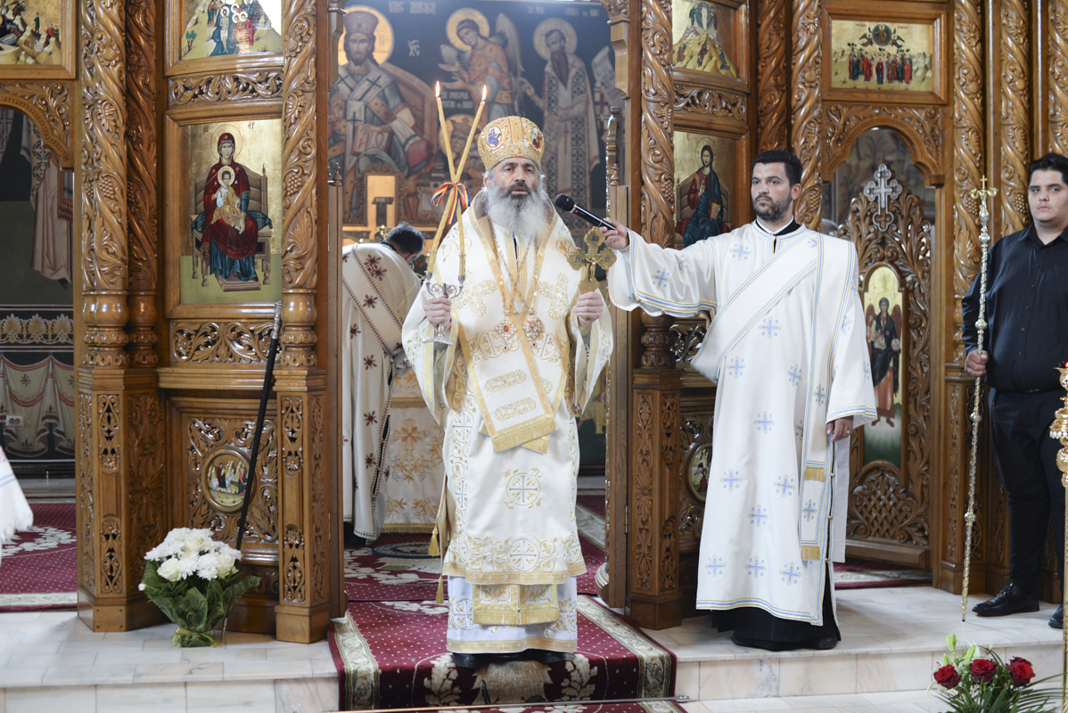 Slujire arhierească la hramul Bisericii „Binecredinciosul Voievod Ştefan cel Mare şi Sfânt” din Iaşi