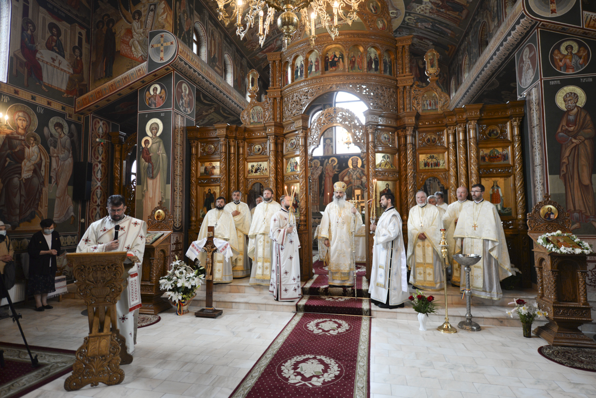 Slujire arhierească la hramul Bisericii „Binecredinciosul Voievod Ştefan cel Mare şi Sfânt” din Iaşi