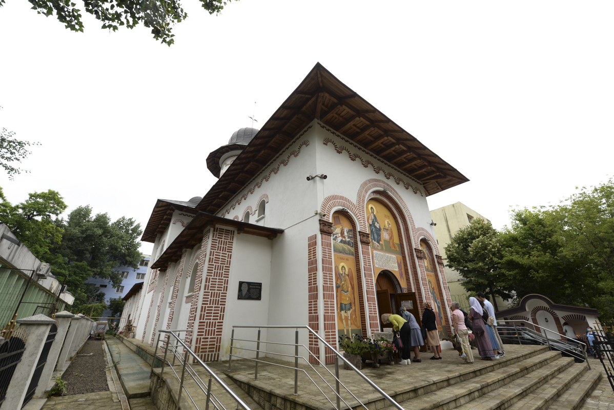 Slujire arhierească la hramul Bisericii „Binecredinciosul Voievod Ştefan cel Mare şi Sfânt” din Iaşi