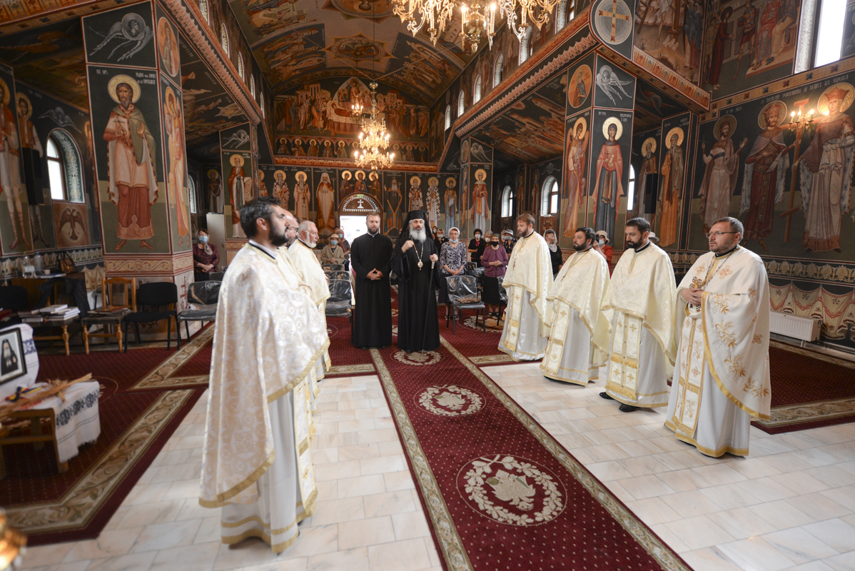 Slujire arhierească la hramul Bisericii „Binecredinciosul Voievod Ştefan cel Mare şi Sfânt” din Iaşi