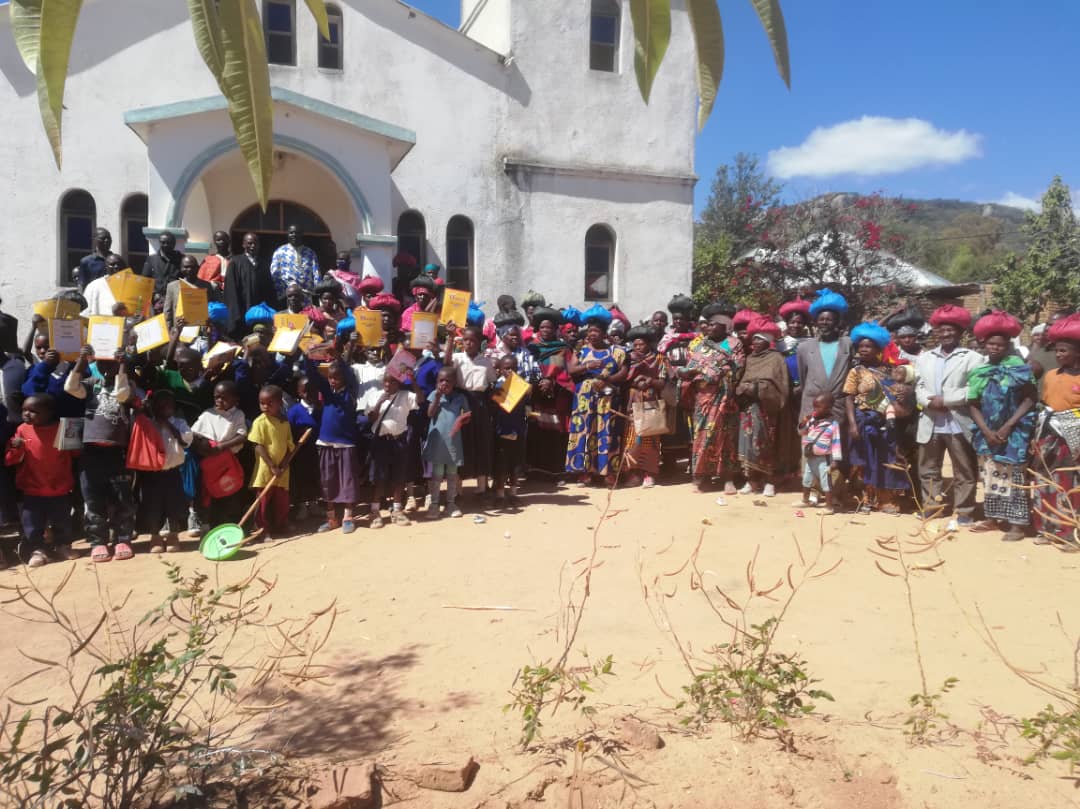 Ilalasimba, locul în care dorm leii Ilalasimba, locul în care dorm leii