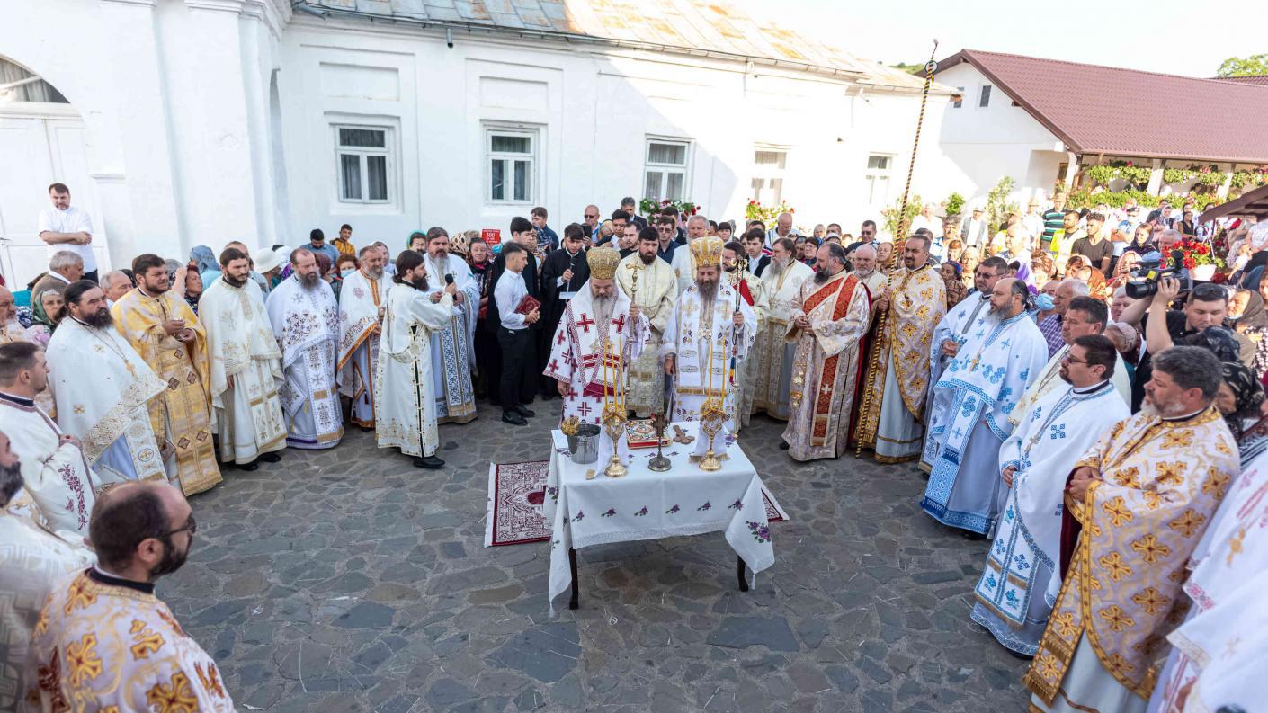 Biserica Mănăstirii Fâstâci – resfințită la 300 de ani de la ctitorirea ei