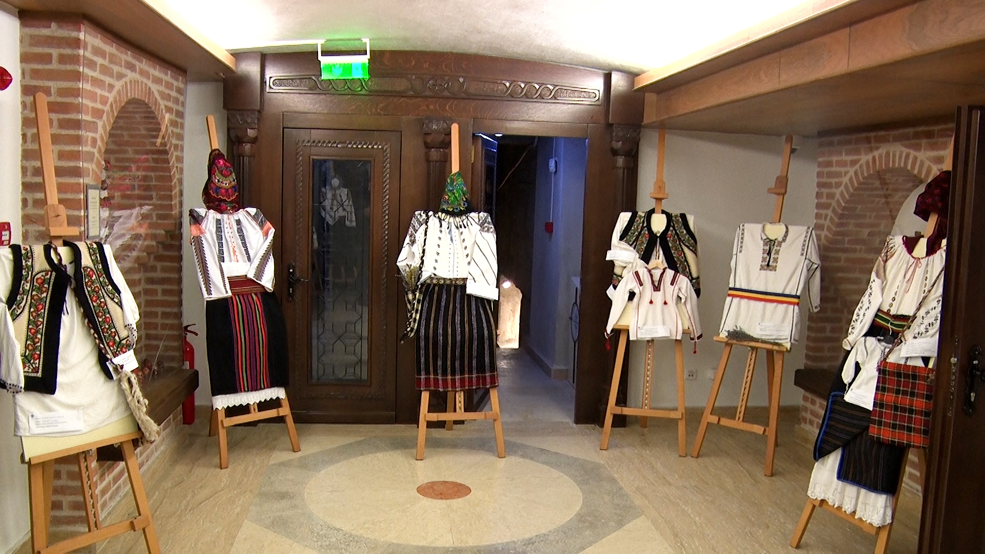 foto: Flavius Popa (Video) Expoziția „Straie de sărbătoare” la Muzeul Mitropolitan din Iași