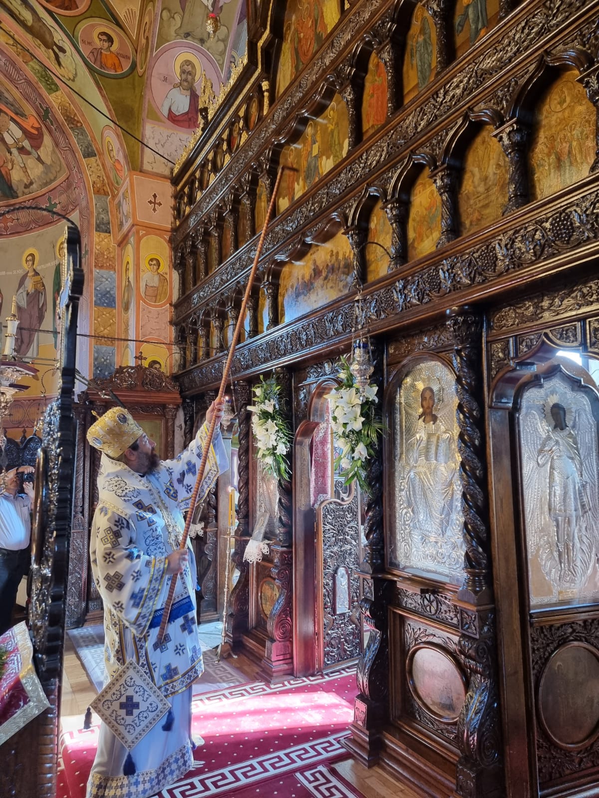 Resfințire de pictură și sfințire de complex parohial, la Parohia nemțeană Grumăzești Resfințire de pictură și sfințire de complex parohial, la Parohia nemțeană Grumăzești