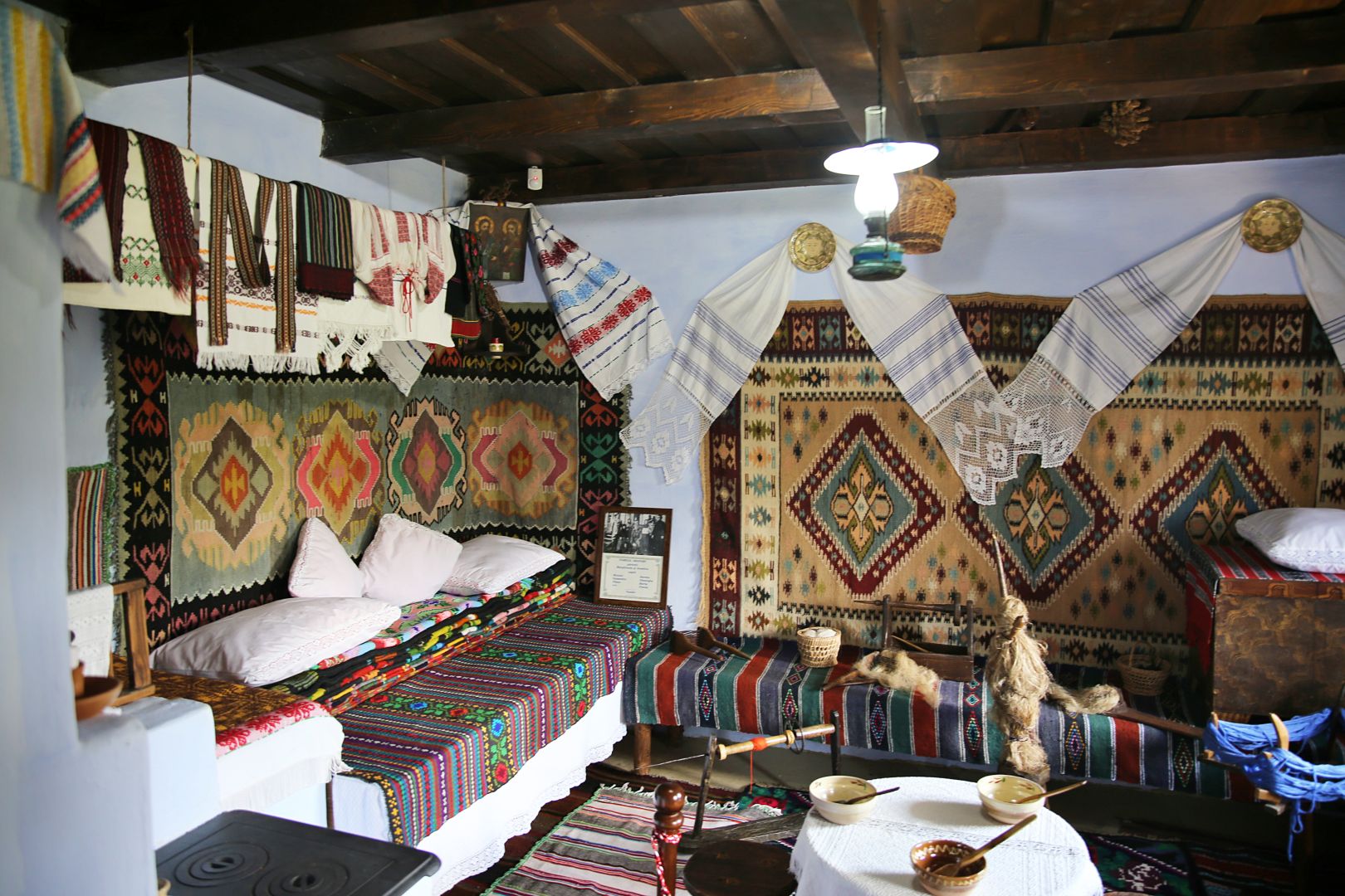 S-au împlinit 14 ani de la trecerea la cele veșnice a Părintelui Patriarh Teoctist. PS Nichifor a oficiat o slujbă de pomenire în satul natal al ierarhului botoșănean