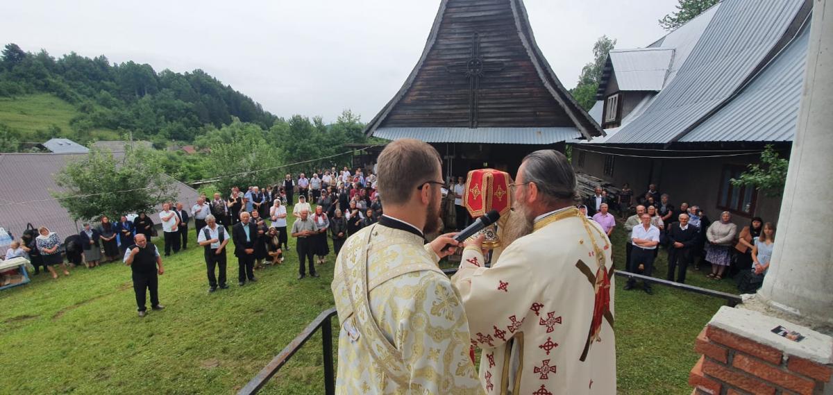Slujire arhierească în satul Schitu Frumoasa, judeţul Bacău