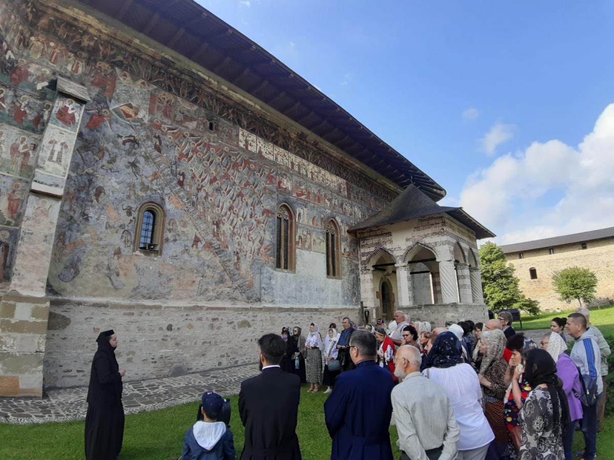 Pelerinaj în Bucovina, pentru credincioșii Parohiei „Sfinții Trei Ierarhi” din Bacău