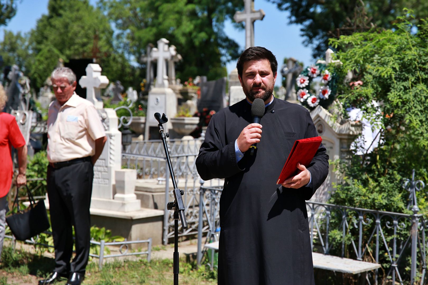 La Cimitirul „Eternitatea” a fost sfințit mormântul profesorului Petru Poni