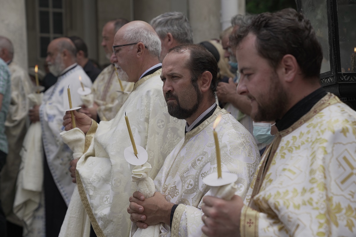 Părintele Dumitru Nechifor, înmormântat la biserica unde și-a dedicat jumătate din viață