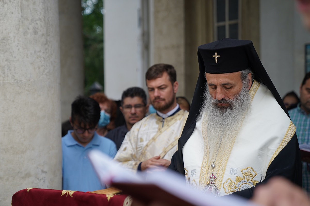 Părintele Dumitru Nechifor, înmormântat la biserica unde și-a dedicat jumătate din viață