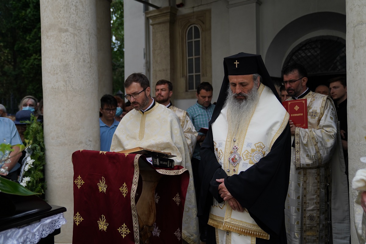 Părintele Dumitru Nechifor, înmormântat la biserica unde și-a dedicat jumătate din viață