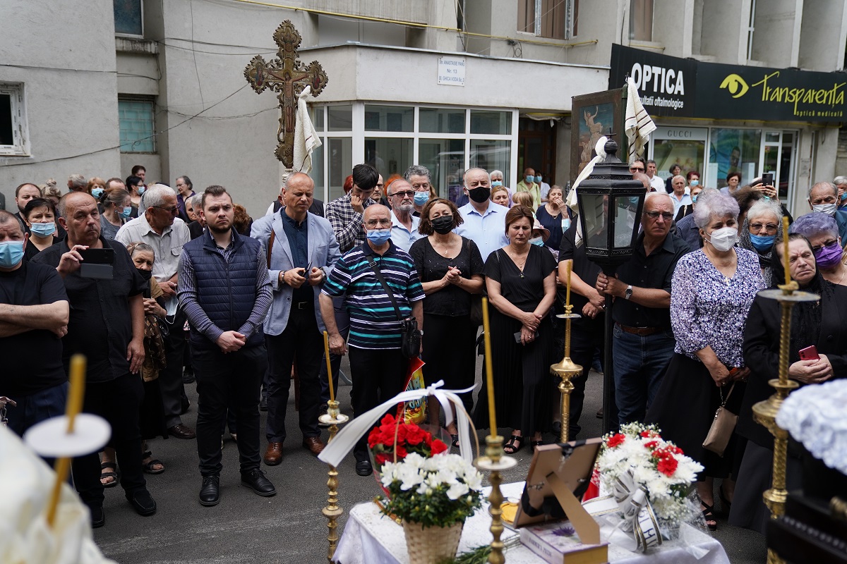 Părintele Dumitru Nechifor, înmormântat la biserica unde și-a dedicat jumătate din viață