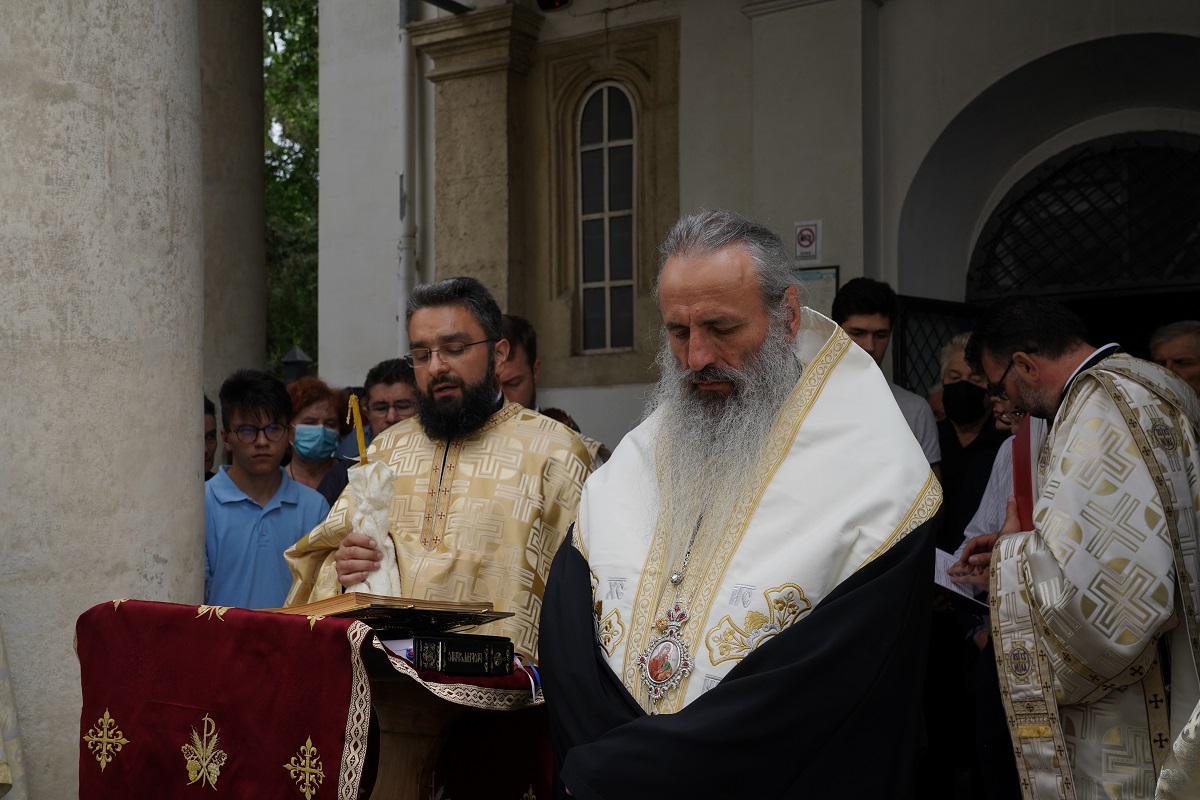 Părintele Dumitru Nechifor, înmormântat la biserica unde și-a dedicat jumătate din viață