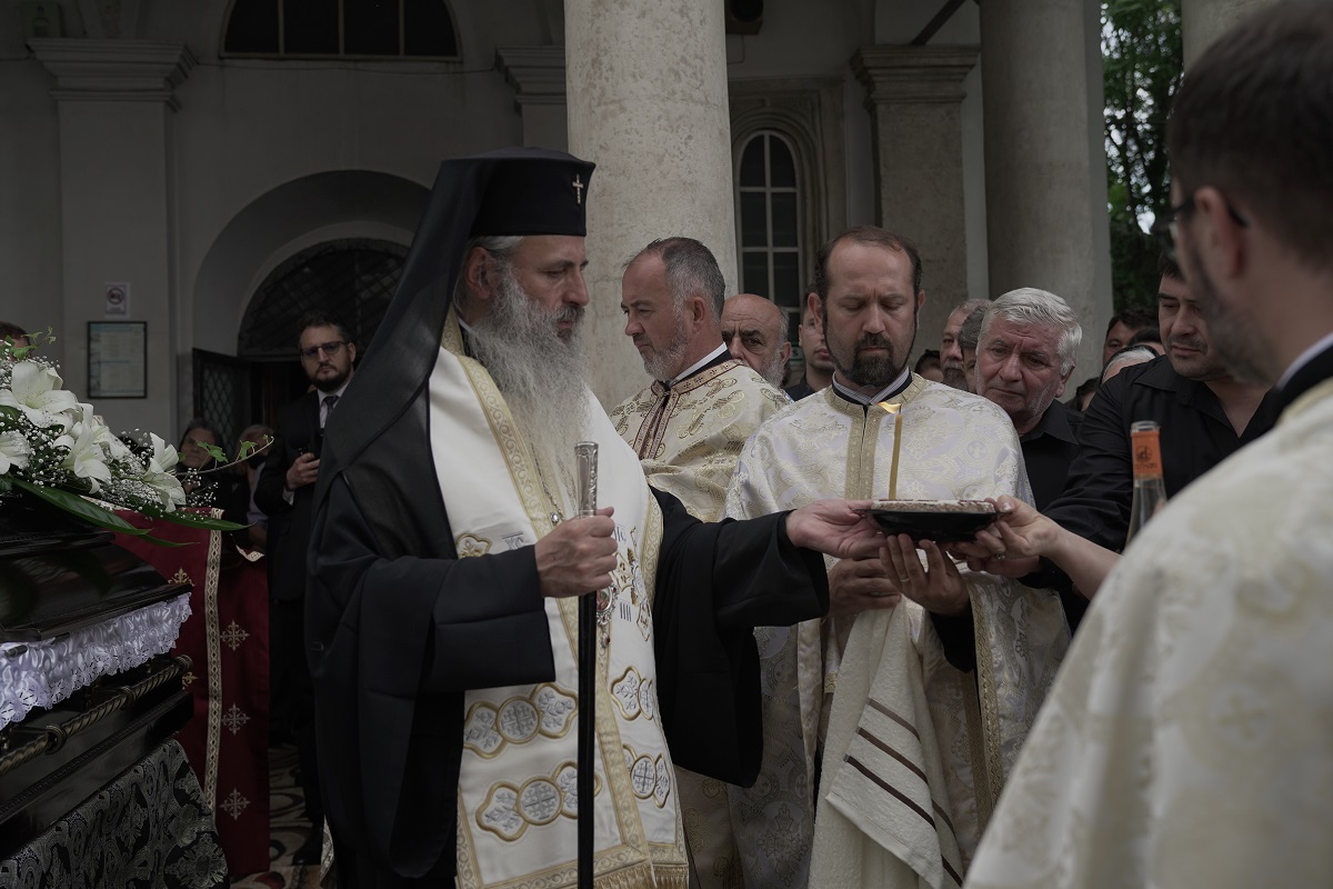 Părintele Dumitru Nechifor, înmormântat la biserica unde și-a dedicat jumătate din viață