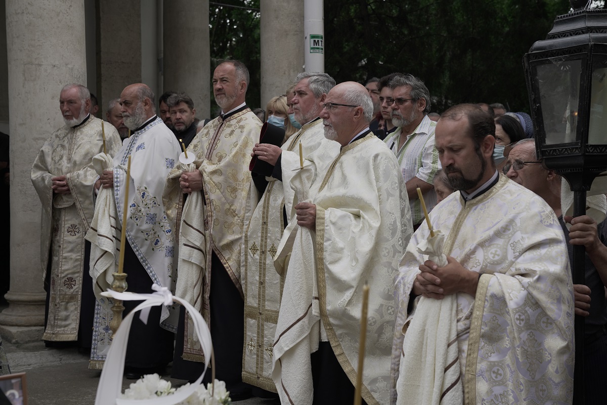 Părintele Dumitru Nechifor, înmormântat la biserica unde și-a dedicat jumătate din viață