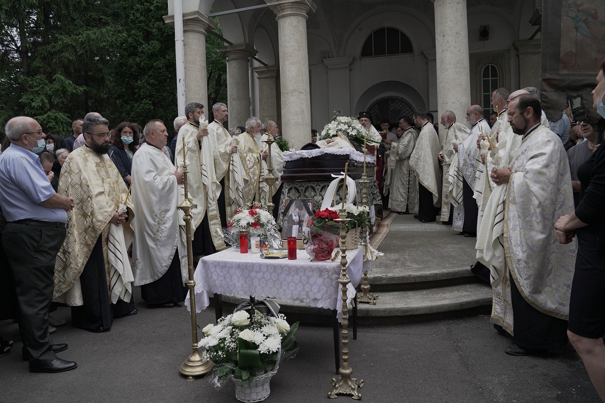 Părintele Dumitru Nechifor, înmormântat la biserica unde și-a dedicat jumătate din viață
