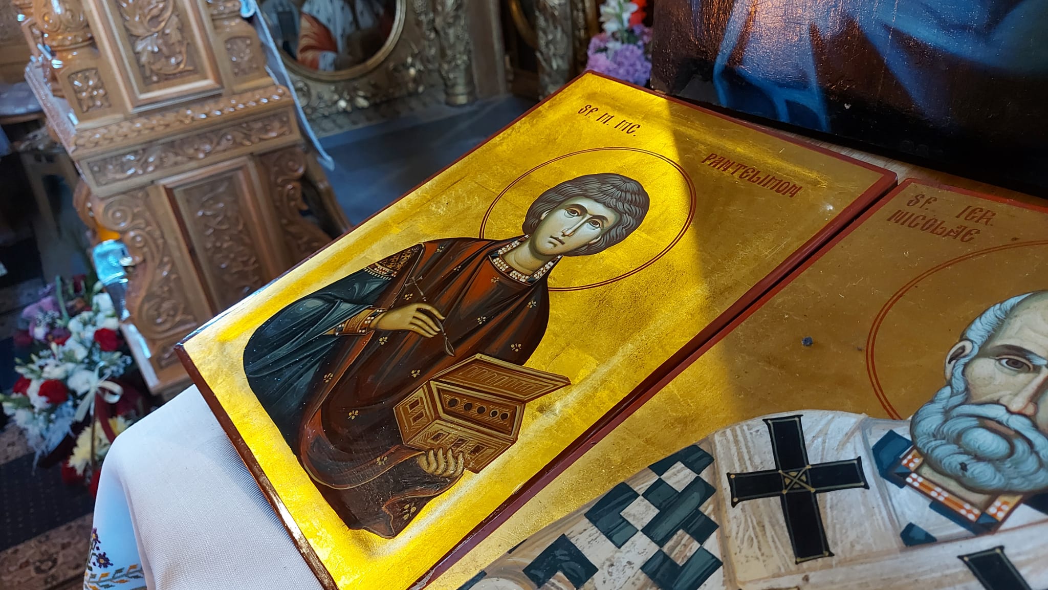 Sfântul Tămăduitor Pantelimon, cinstit de credincioșii Parohiei Aroneanu