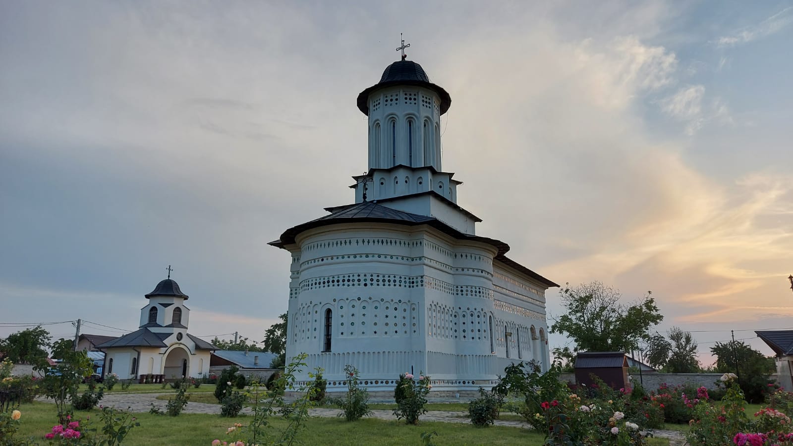 Sfântul Tămăduitor Pantelimon, cinstit de credincioșii Parohiei Aroneanu