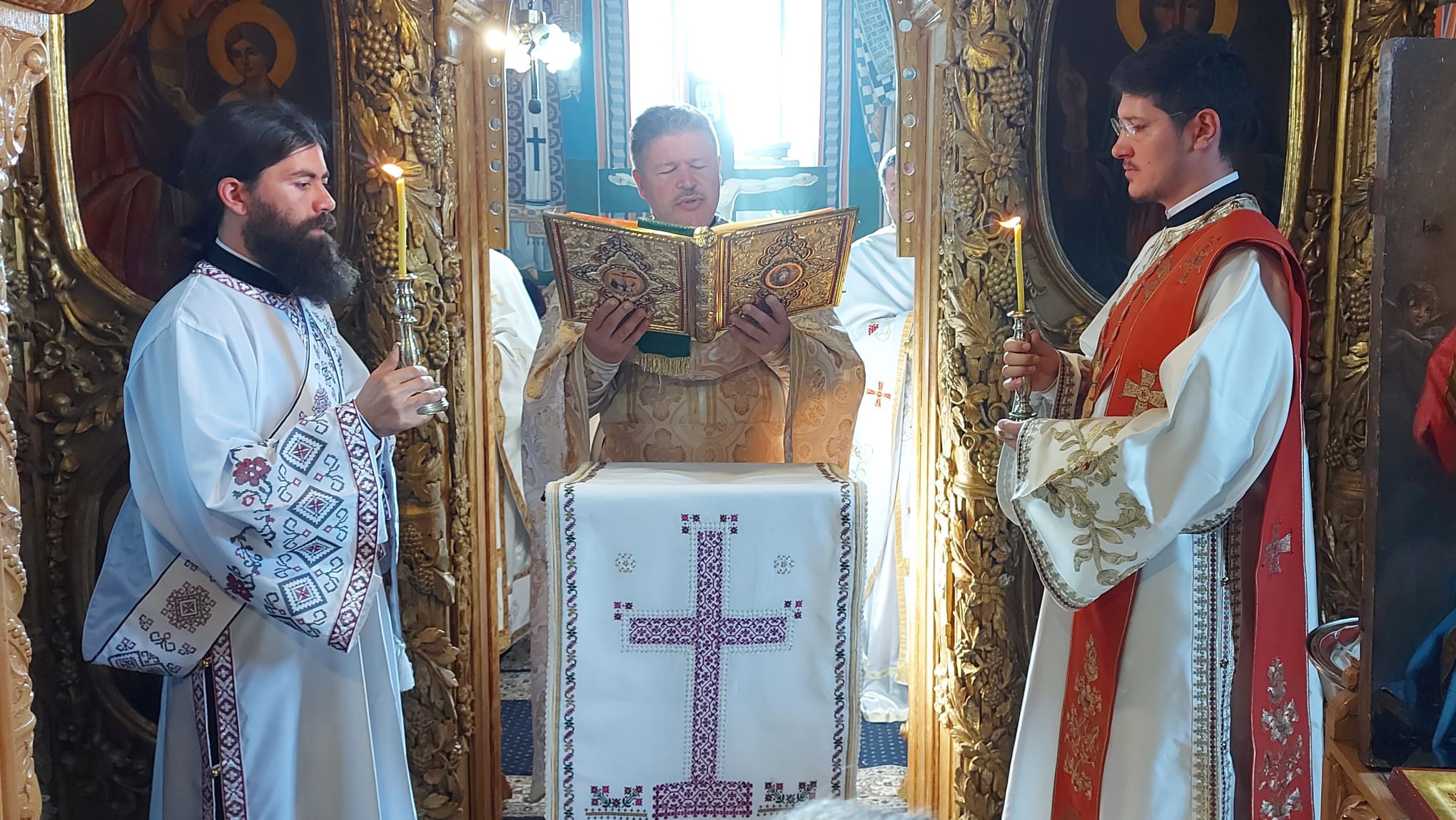 Sfântul Tămăduitor Pantelimon, cinstit de credincioșii Parohiei Aroneanu