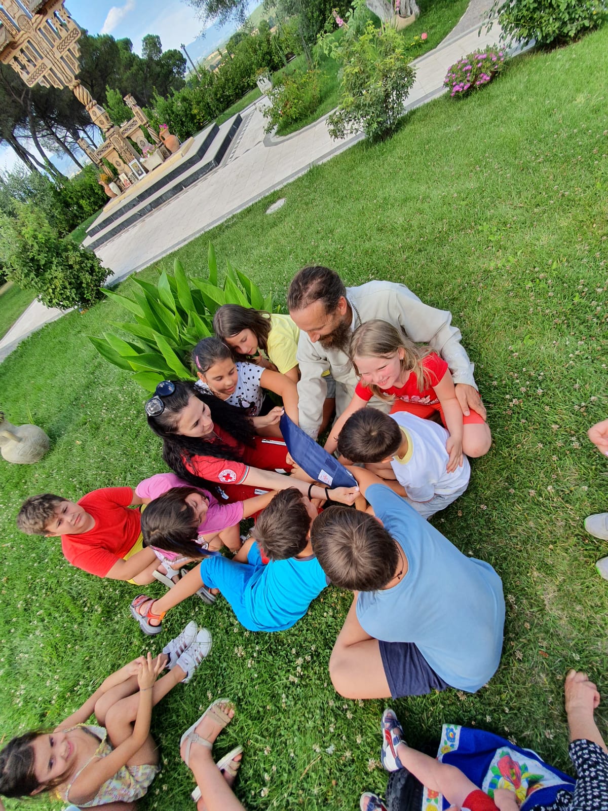 „Creativitate prin artă și tradiție românească”: a V-a ediție a școlii de vară de la Rignano Flaminio „Creativitate prin artă și tradiție românească”: a V-a ediție a școlii de vară de la Rignano Flaminio