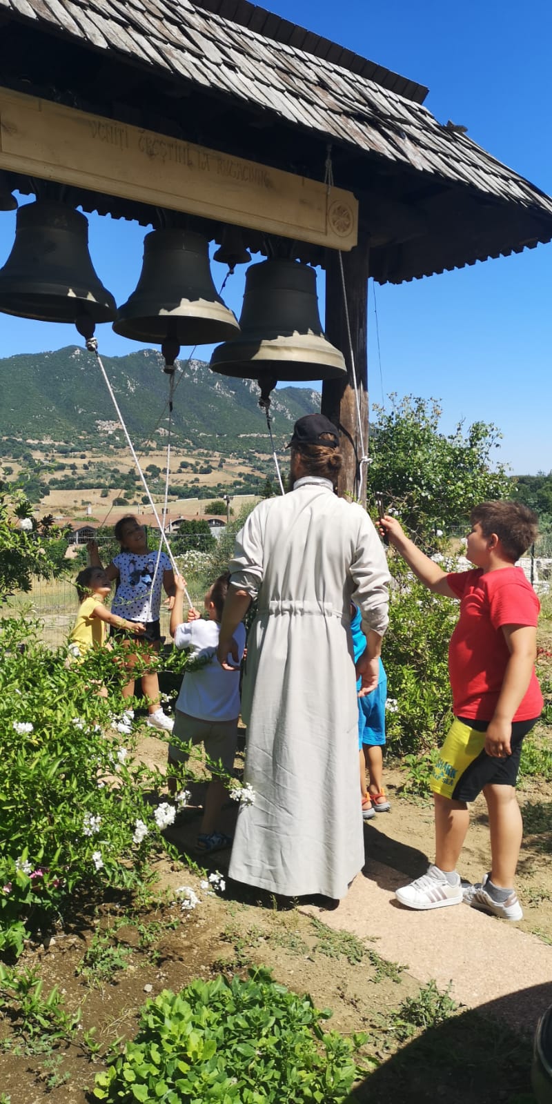 „Creativitate prin artă și tradiție românească”: a V-a ediție a școlii de vară de la Rignano Flaminio „Creativitate prin artă și tradiție românească”: a V-a ediție a școlii de vară de la Rignano Flaminio