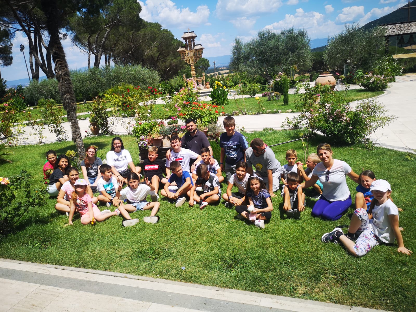 „Creativitate prin artă și tradiție românească”: a V-a ediție a școlii de vară de la Rignano Flaminio „Creativitate prin artă și tradiție românească”: a V-a ediție a școlii de vară de la Rignano Flaminio