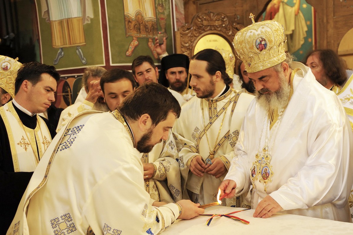 Zece ani de la sfinţirea Catedralei Ortodoxe din Gura Humorului