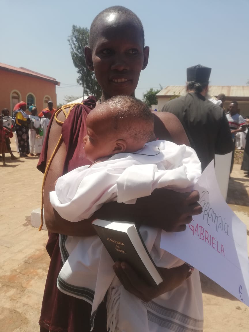 106 noi botezuri la Centrul Misionar Ortodox din Kidamali