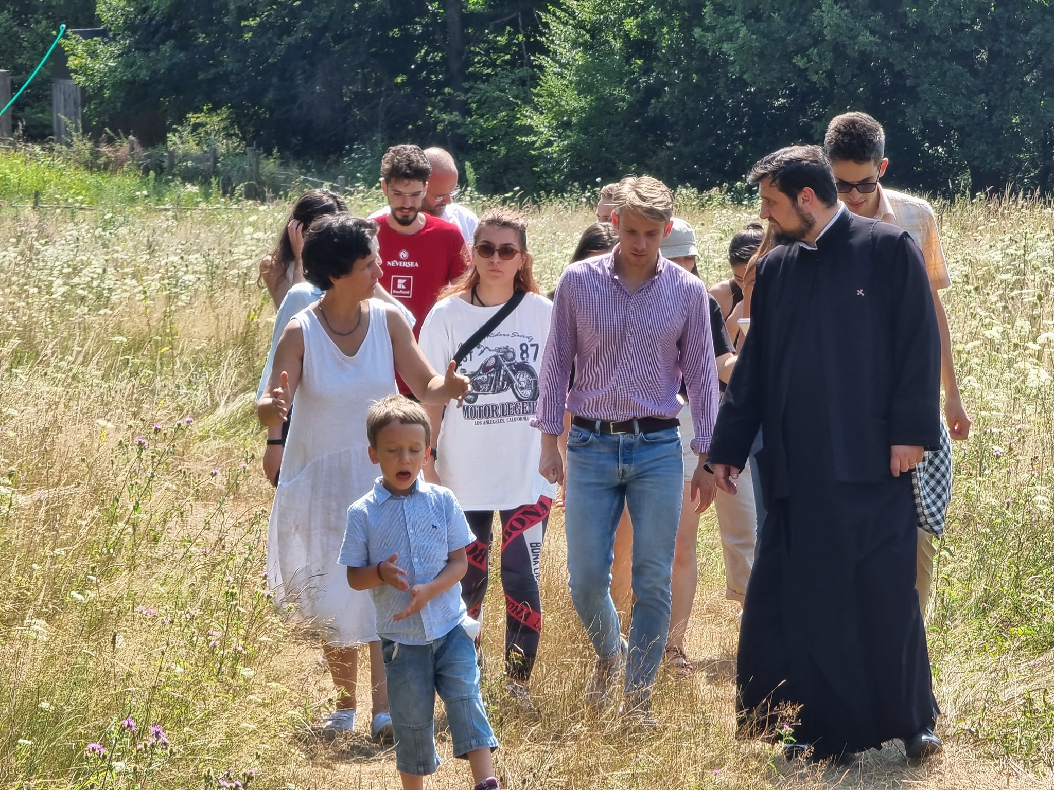 Tineri teologi din Alba Iulia, prezenți la o masă rotundă despre arhitectura eclezială în cadrul Școlii de la Bunești