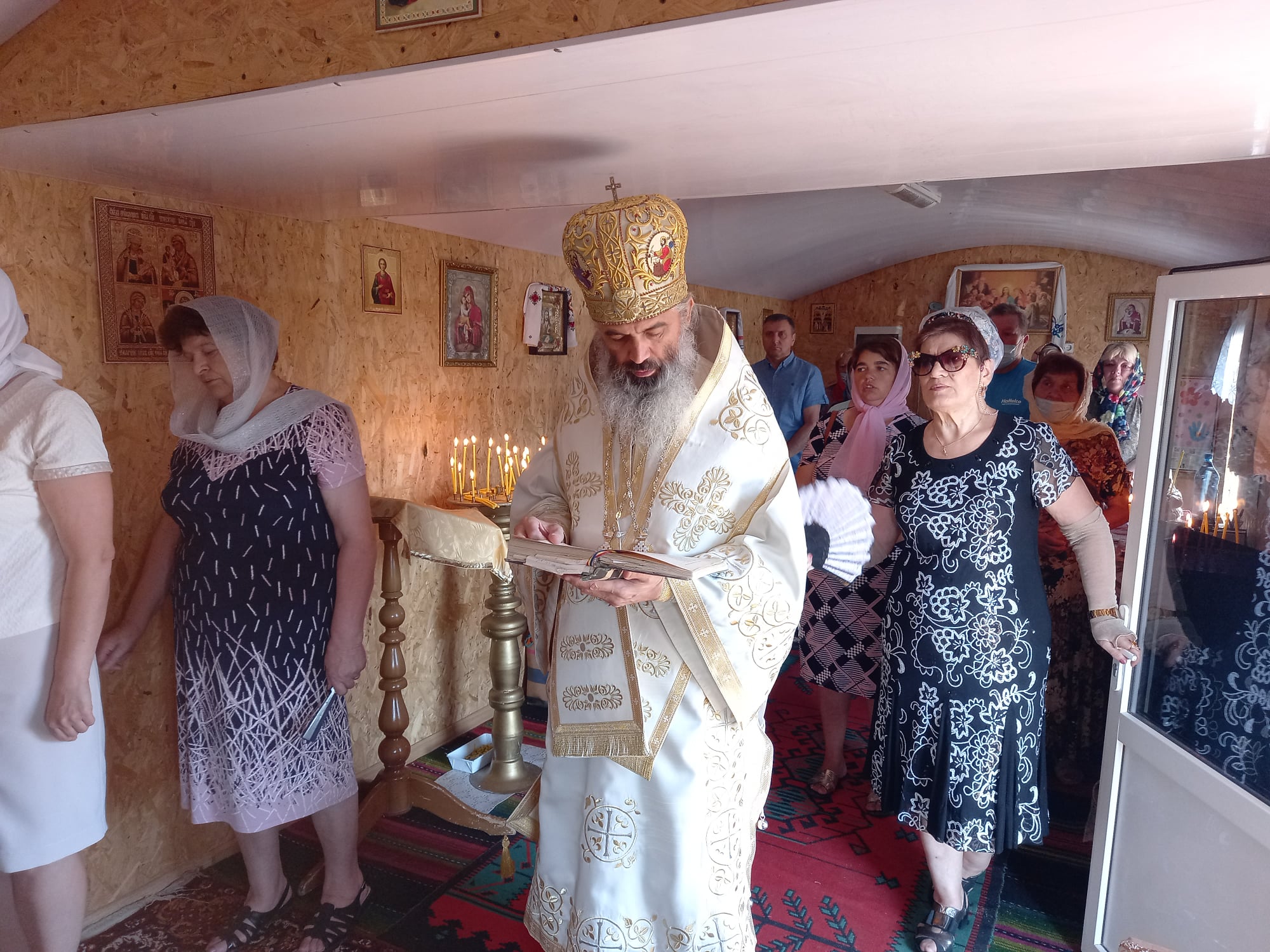 Preasfinţitul Antonie a slujit în Parohia „Sfântul Ierarh Nicolae” - Ocniţa