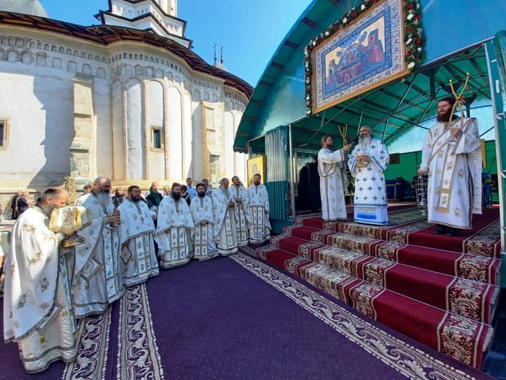 PS Antonie a slujit la hramul Mănăstirii Bistrița