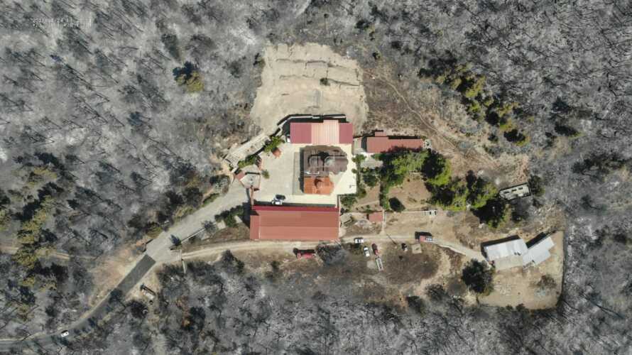 Grecia: Pronia divină și intervenția pompierilor români au salvat de incendiu Mănăstirea „Sfântul Ilie”