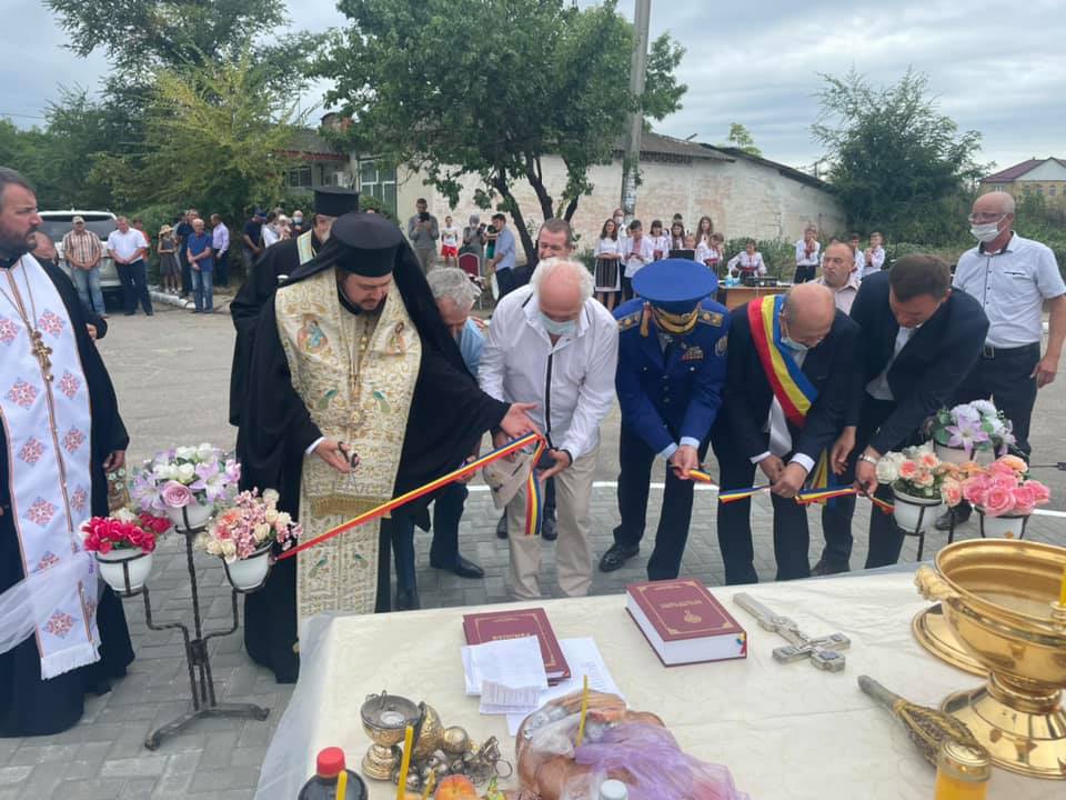 Crucea eroilor din satul Cenac, sfinţită de către PS Veniamin