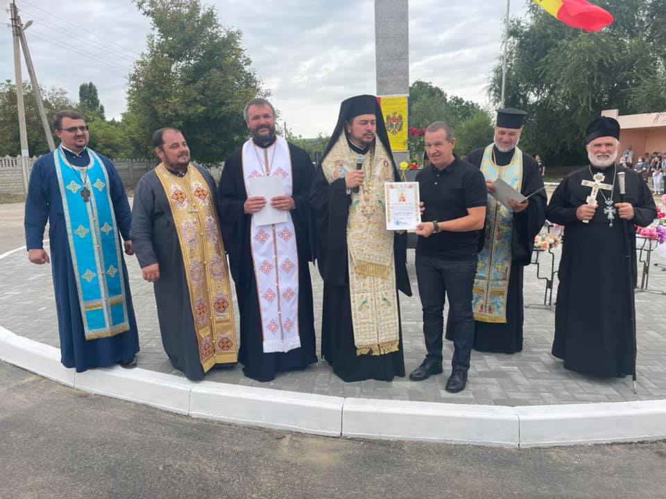 Crucea eroilor din satul Cenac, sfinţită de către PS Veniamin