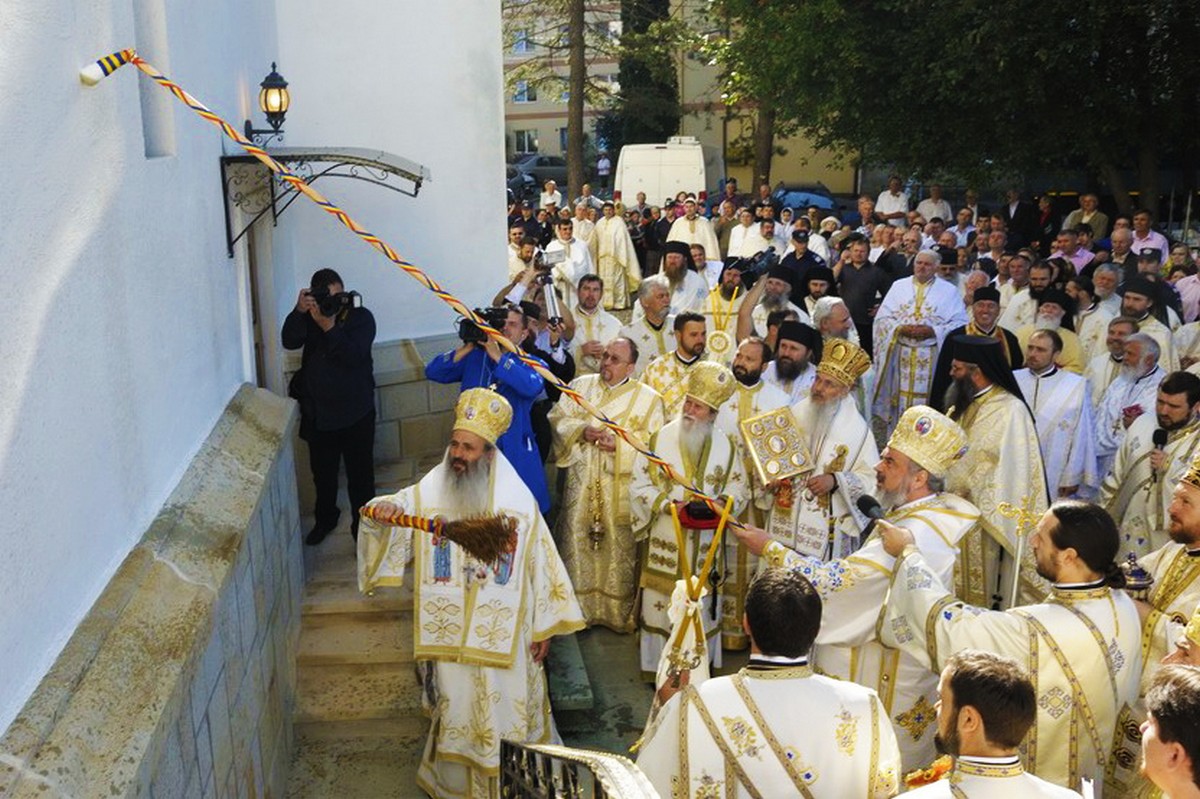 Zece ani de la sfinţirea Catedralei Ortodoxe din Gura Humorului