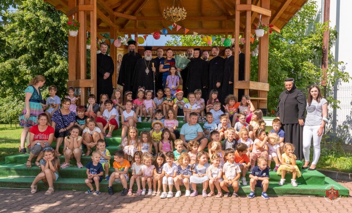 Sportiva romașcană Bianca Florentina Ghelber, premiată de IPS Ioachim