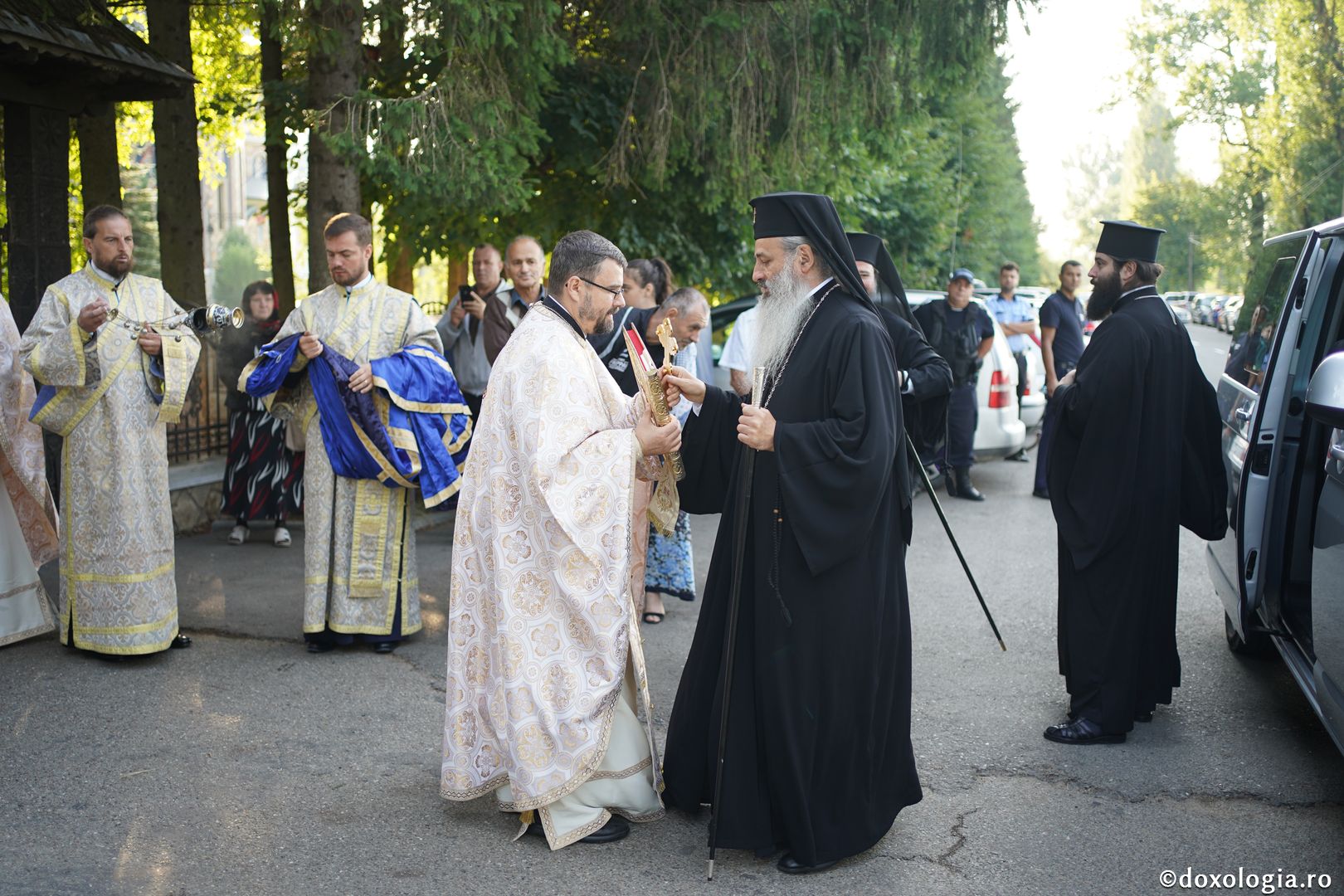 Hram la biserica Seminarului de la Mănăstirea Neamţ. IPS Teofan: „Sfinții sunt coloana de rezistență de care trebuie să ne ținem în fața ispitelor”