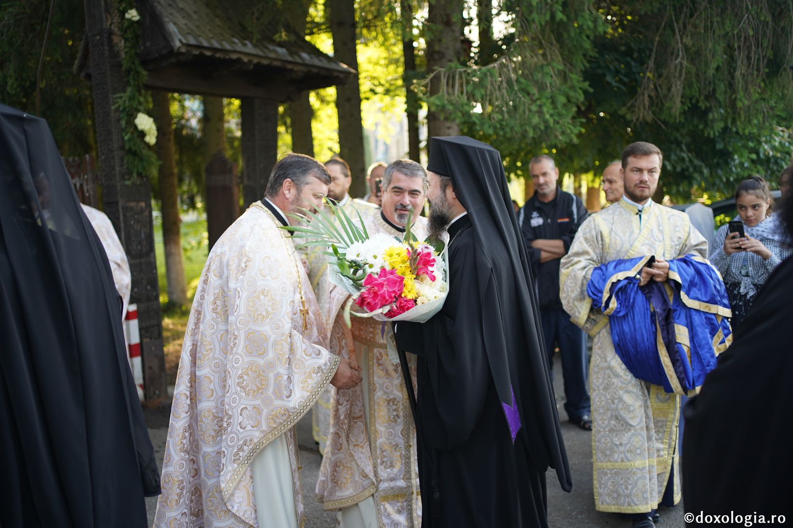 Hram la biserica Seminarului de la Mănăstirea Neamţ. IPS Teofan: „Sfinții sunt coloana de rezistență de care trebuie să ne ținem în fața ispitelor”