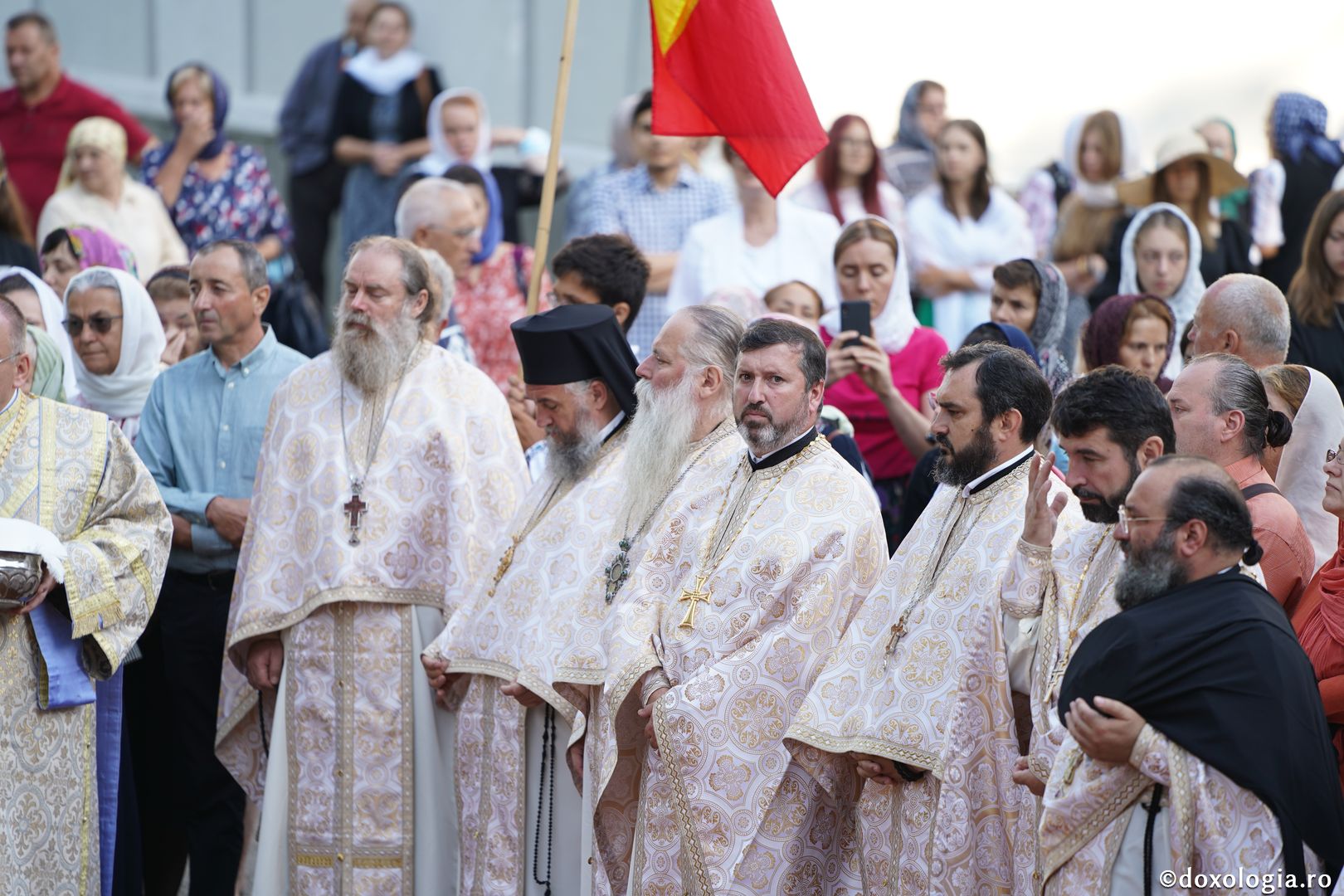 Hram la biserica Seminarului de la Mănăstirea Neamţ. IPS Teofan: „Sfinții sunt coloana de rezistență de care trebuie să ne ținem în fața ispitelor”