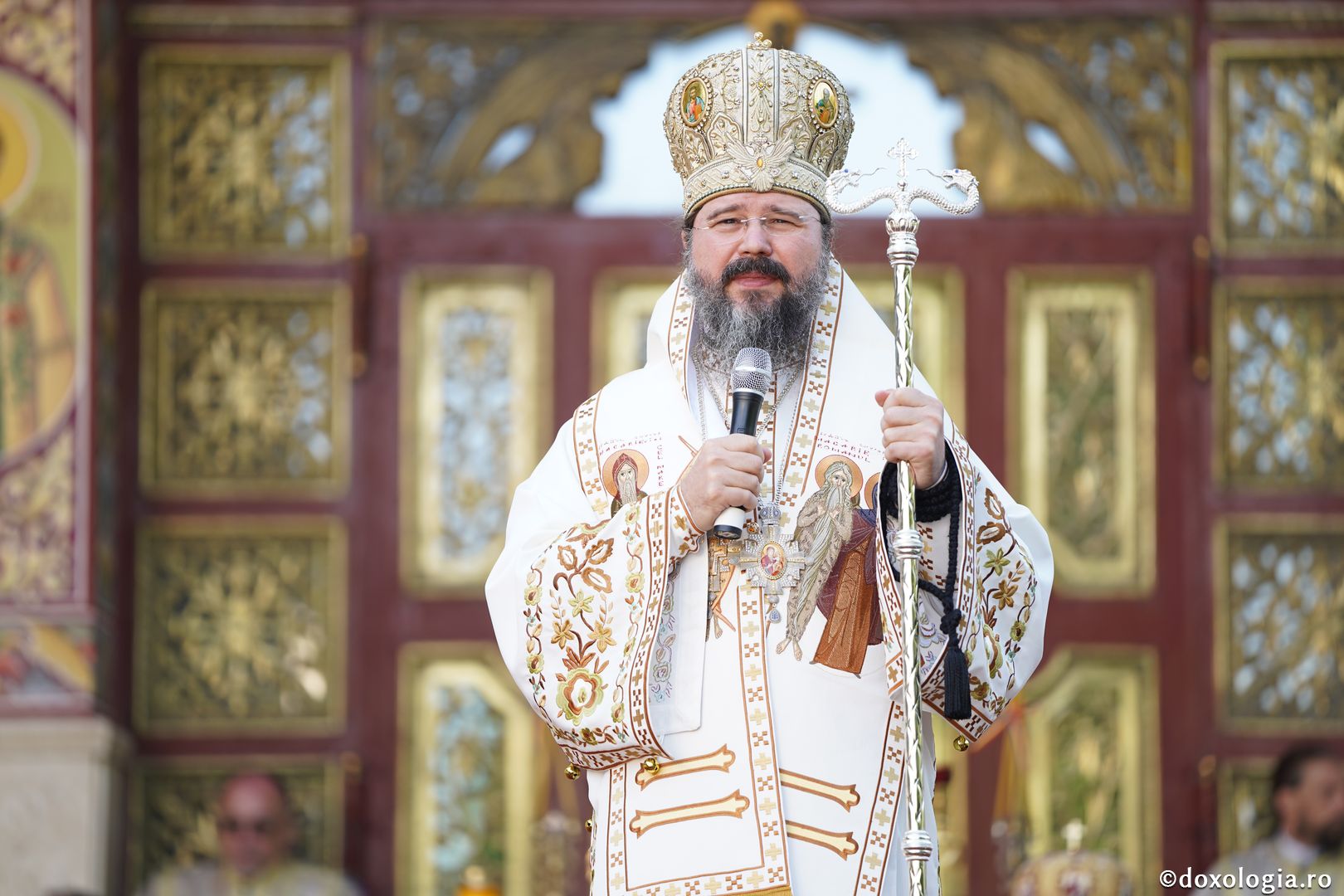 Hram la biserica Seminarului de la Mănăstirea Neamţ. IPS Teofan: „Sfinții sunt coloana de rezistență de care trebuie să ne ținem în fața ispitelor”