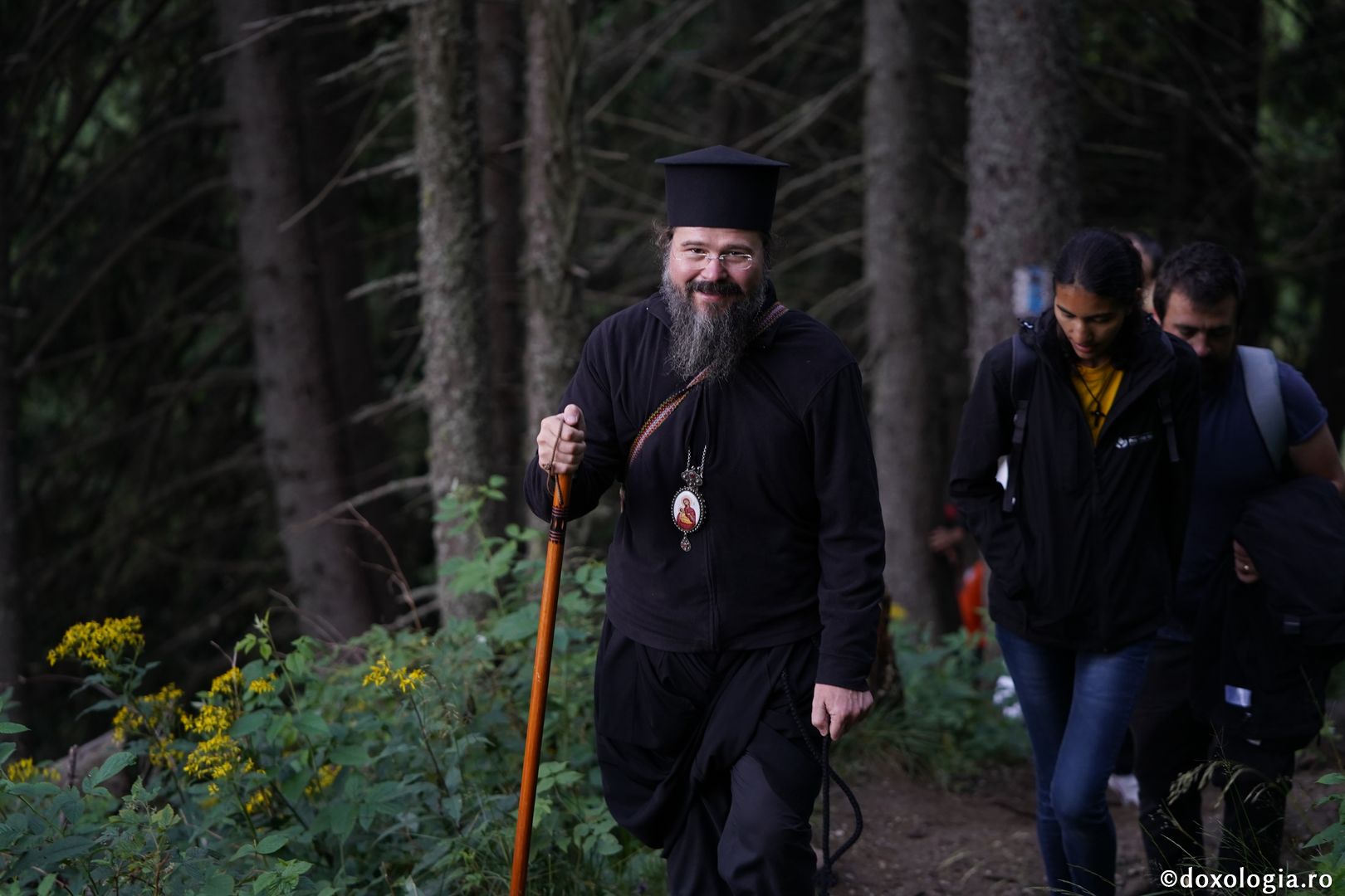 Foto: Lucian Ducan Hramul Mănăstirii Ceahlău: Sute de credincioși s-au rugat alături de IPS Părinte Teofan și PS Macarie la cota 1800