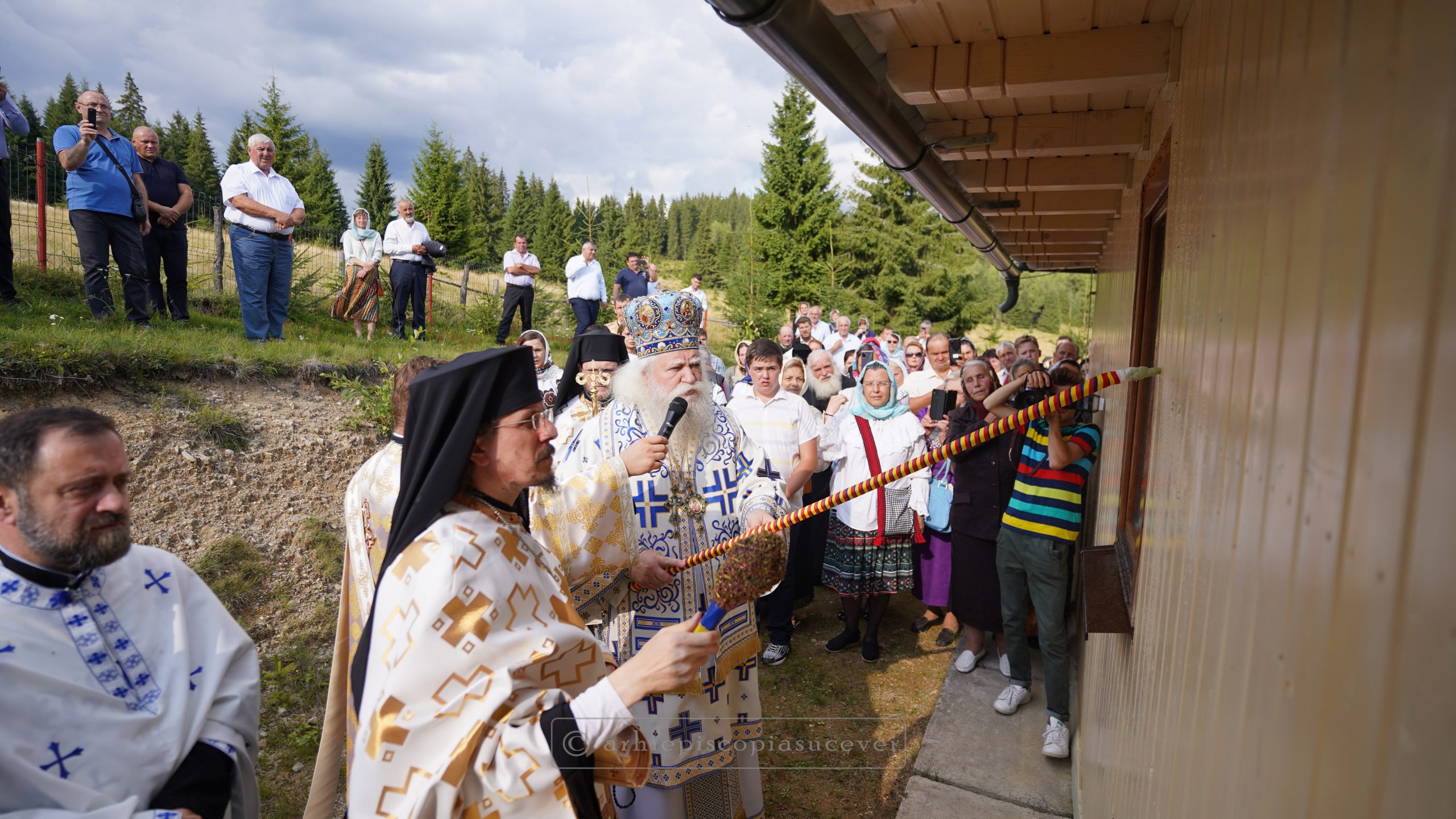 Schitul „Acoperământul Maicii Domnului” – Mestecăniș a fost sfințit duminică